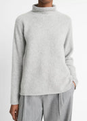 VINCE PULL BOXY TURTLENECK STONE GREY