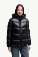 MONCLER SERITTE SHORT DOWN JACKET BLACK