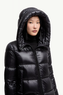 MONCLER SERITTE SHORT DOWN JACKET BLACK