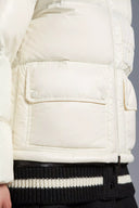 MONCLER ABBAYE SHORT DOWN JACKET IVORY